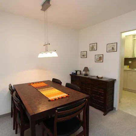 Las Vals B Apartment *