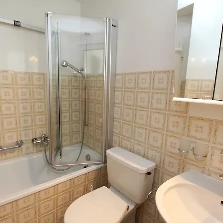 Las Vals B Apartment *